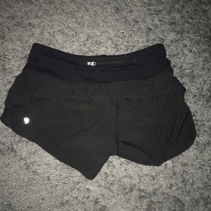 black lululemon shorts